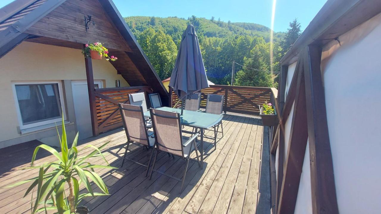 Apartman Tajov Pre 5-6 Osob, Privatne Parkovanie A Terasa Luaran gambar