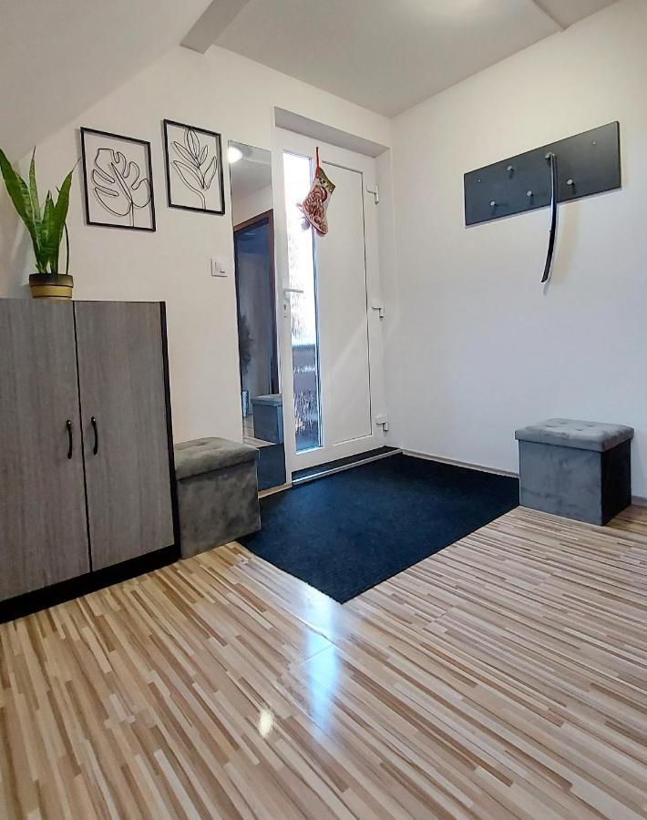 Apartman Tajov Pre 5-6 Osob, Privatne Parkovanie A Terasa Luaran gambar