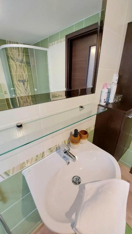 Apartman Tajov Pre 5-6 Osob, Privatne Parkovanie A Terasa Luaran gambar