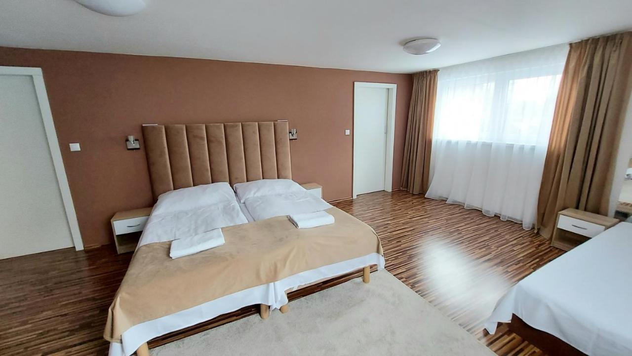Apartman Tajov Pre 5-6 Osob, Privatne Parkovanie A Terasa Luaran gambar